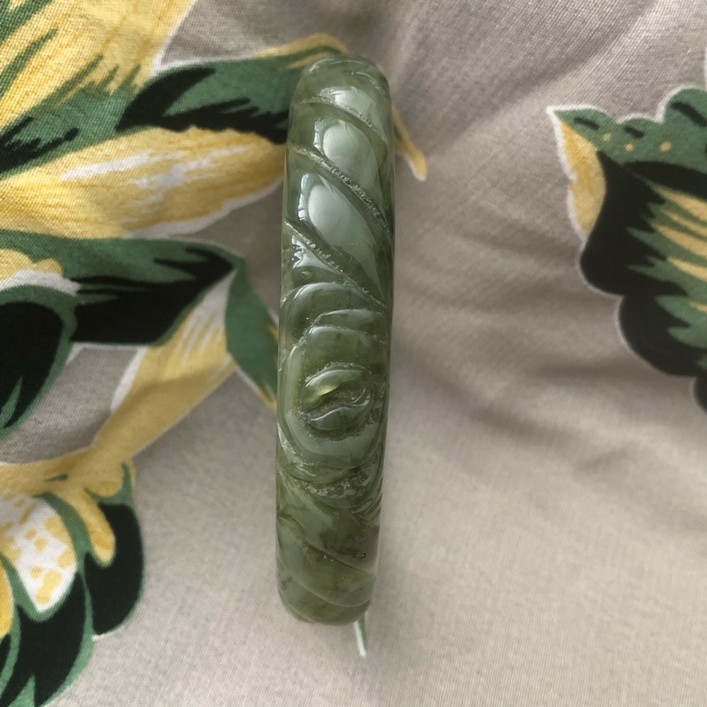 Trashy Diva Grey Green Carved Bangle Standard size